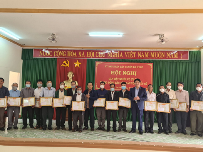 Phat huy vai tro nguoi uy tin trong Phong trao Toan dan bao ve an ninh To quoc 3